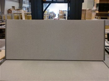 Brugt grå bordmonteret skærmvæg 48 x 120 cm